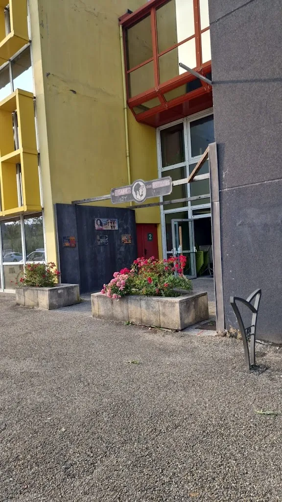 Celedonia Zamorano_Le café des artistes_Oyonnax_recensione