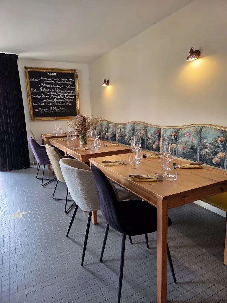 Barefoot Centipede_Restaurant Circus_Arbois_review