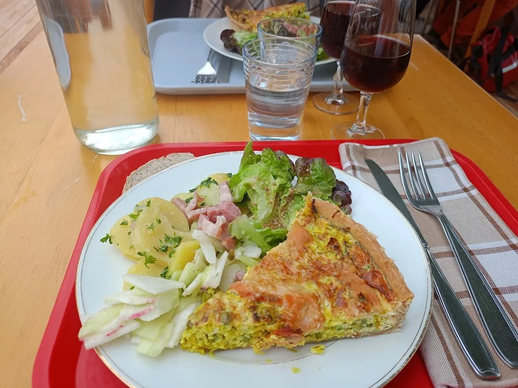 Le local de Charlotte_Arbois_slider_image_3