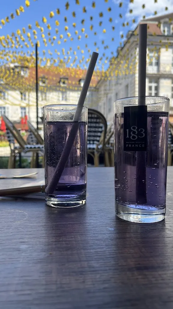 Hugo Trombi_Le Bec Bunsen_Arbois_review