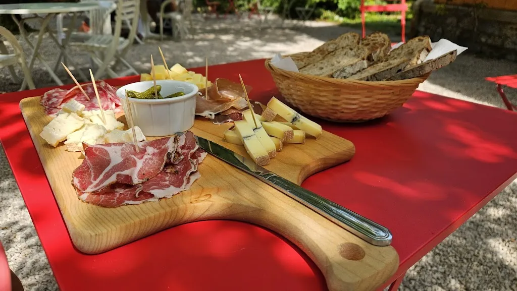 Inge S_La Terrasse des Grottes_Planches-près-Arbois_review