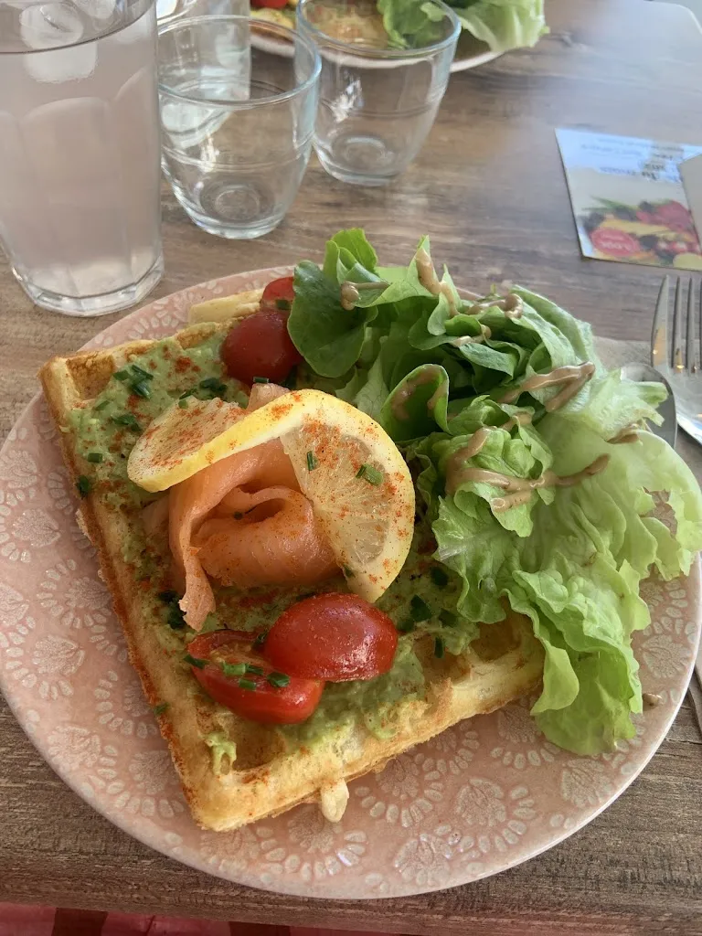 C V_La Petite Jeannine_Oyonnax_review