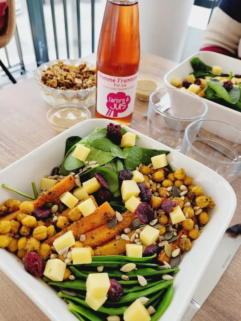 La Petite Jeannine_Oyonnax_slider_image_3