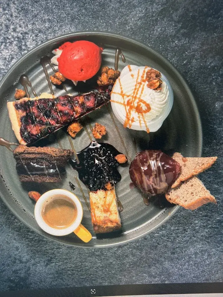 Au Caveau Belfort_Belfort_slider_image_3