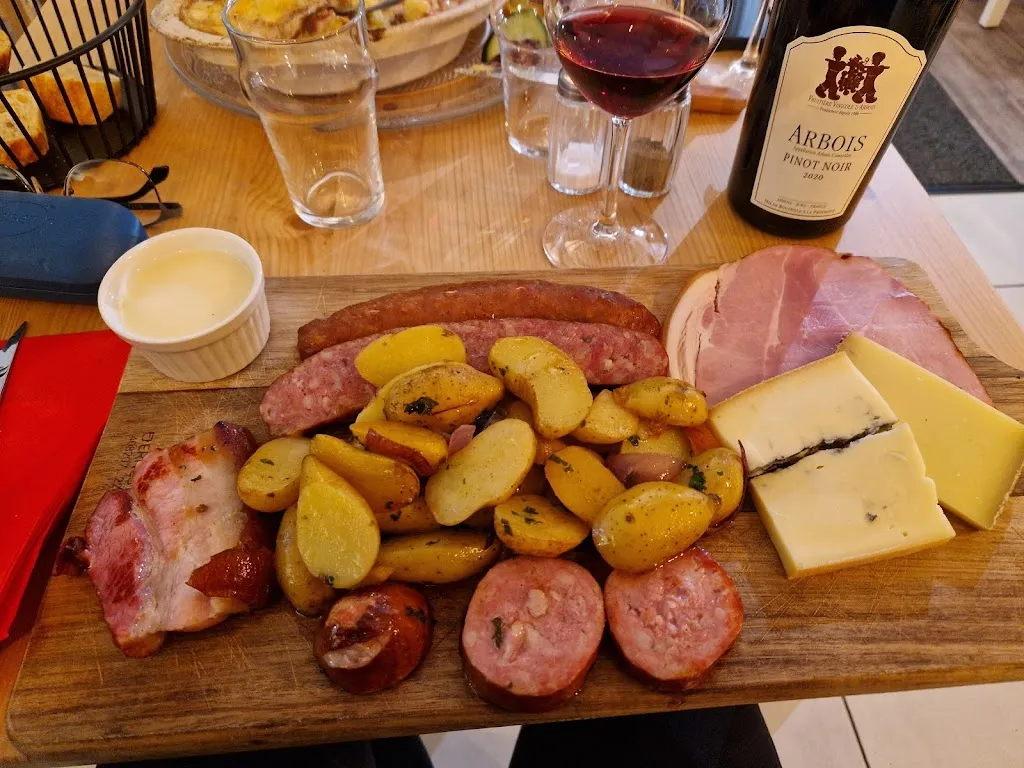 Jean-Luc Godard_Chez Xav' et Domi_Belfort_review