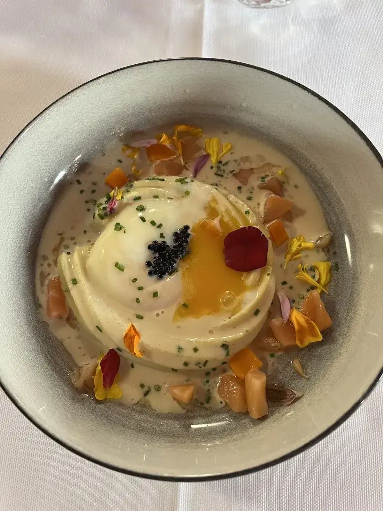 María Hloz_Auberge Fleurie_Châlonvillars_recensione