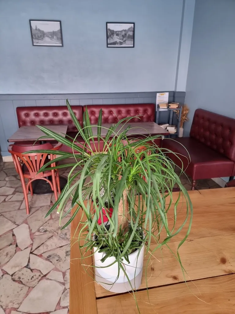 jeam nemard_Hotel Bar De La Mairie_Bavilliers_reseña