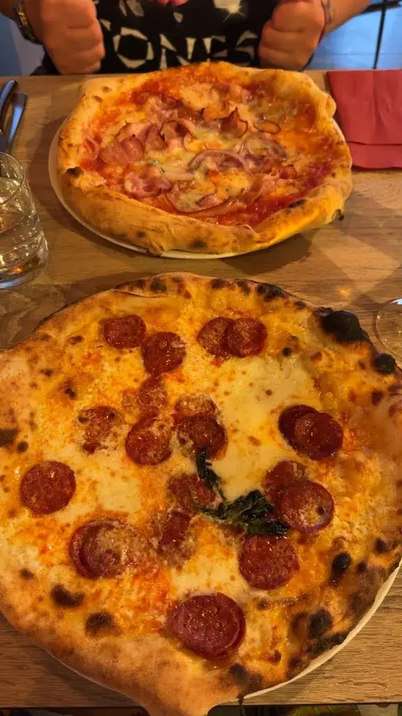 Francesca Bostock_Trattoria Chez Antone ( SANS RÉSERVATIONS )_Avallon_review