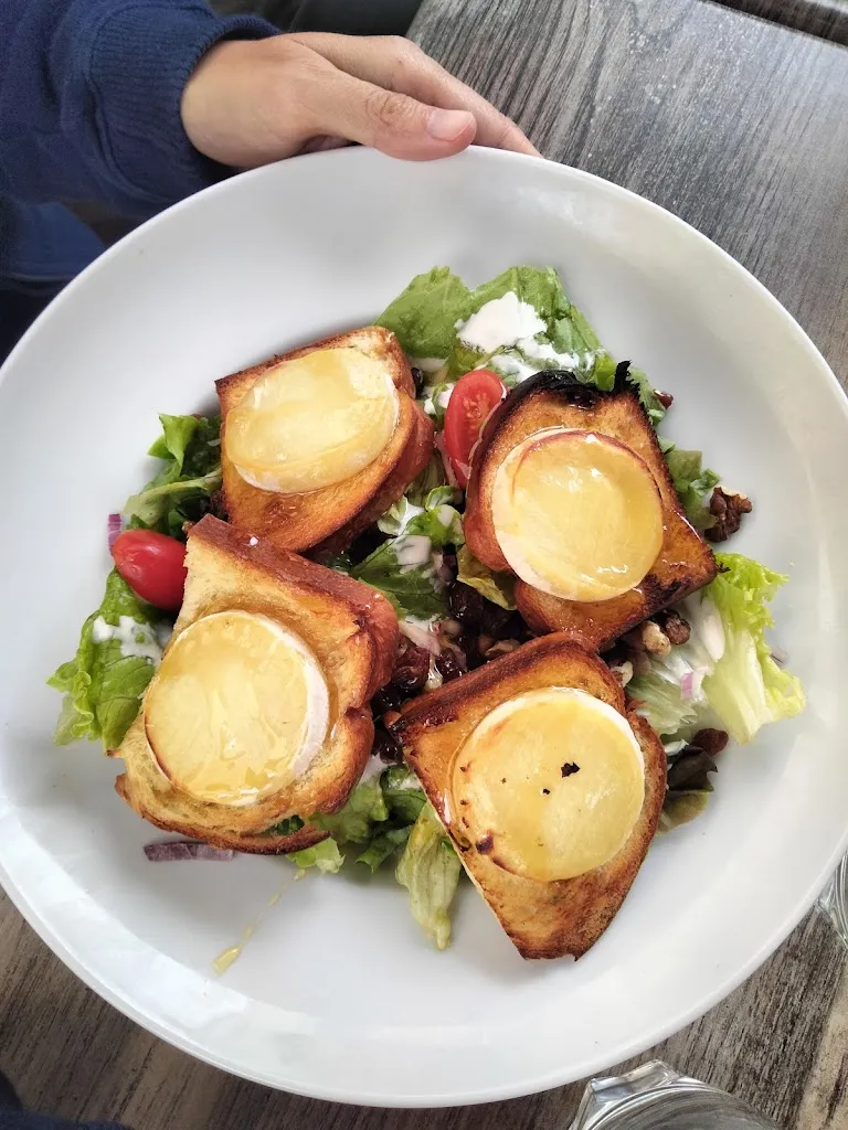 L 'Horloge_Avallon_slider_image_3