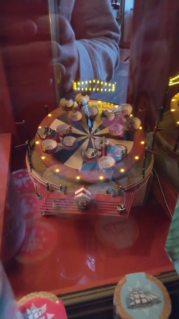 Dame Jeanne - Avallon_Avallon_slider_image_2