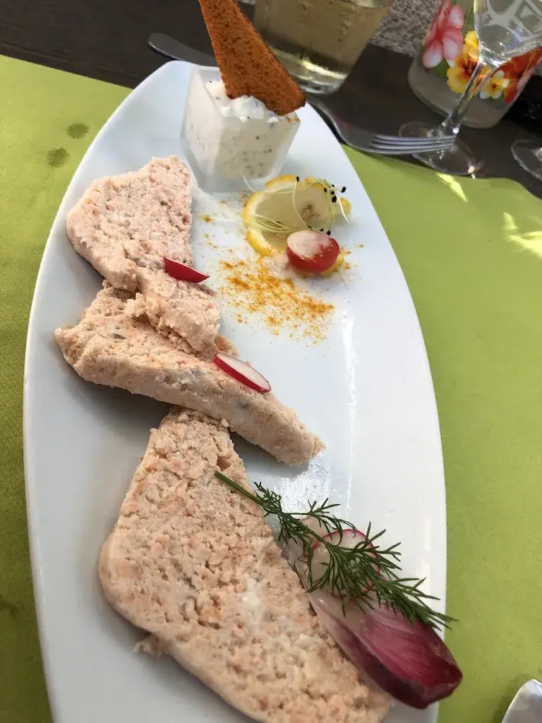 Nannan Shen_La Venelle_Mirebeau-sur-Bèze_review