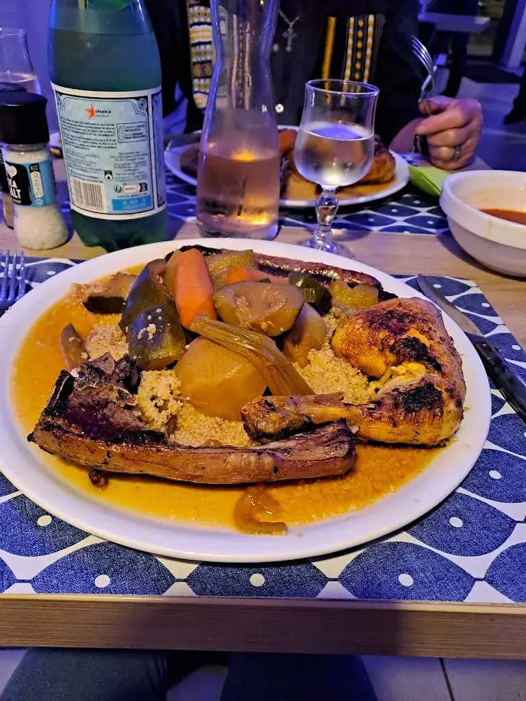 Cafe Le Commerce_Bléneau_slider_image_1