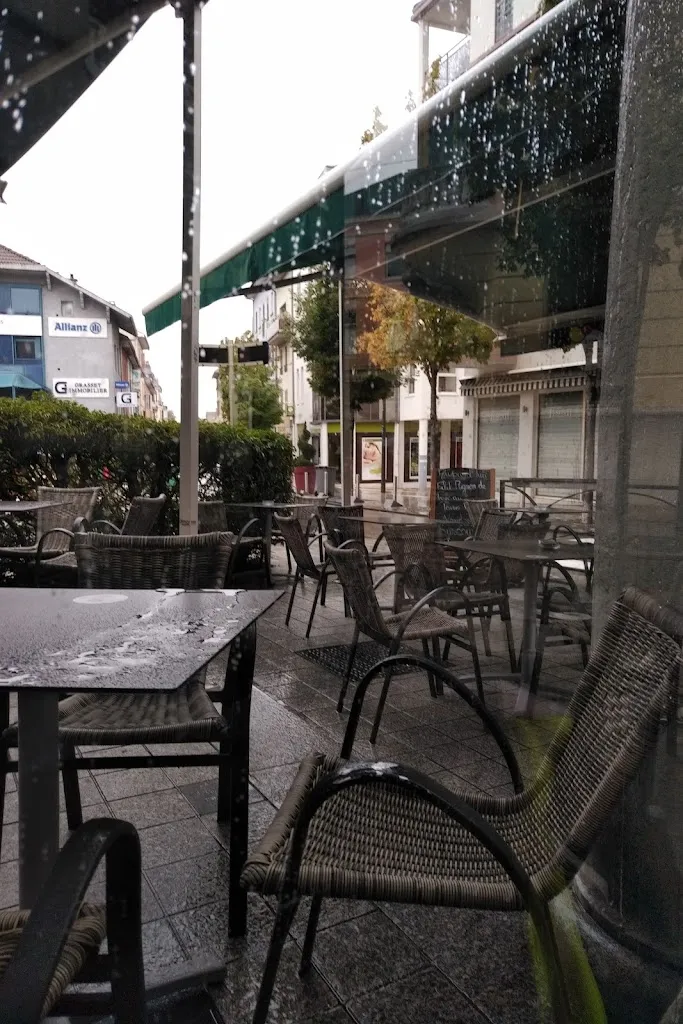 Cafe de France Restaurant in Oyonnax