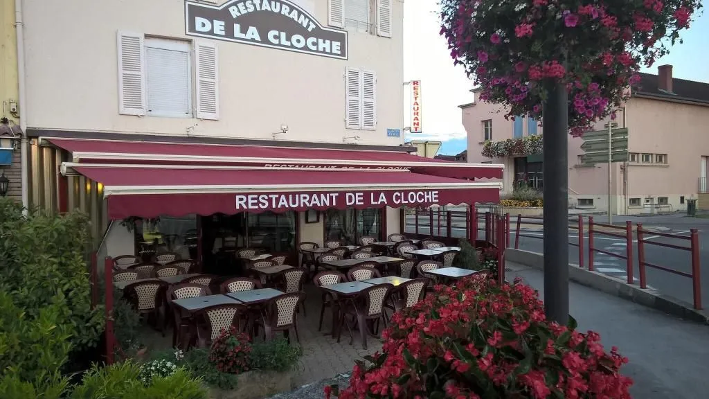 Restaurant De La Cloche restaurant in Bletterans