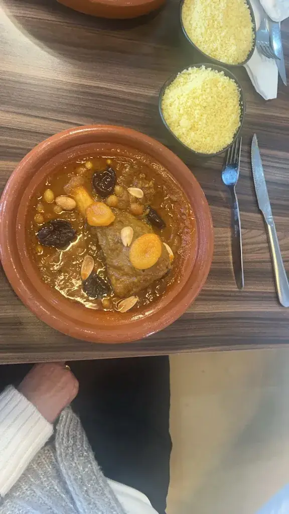 Yasmina B_Le Malacca_Audincourt_review