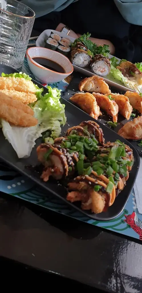 Ines Perthuis_Sushi bar_Oyonnax_review