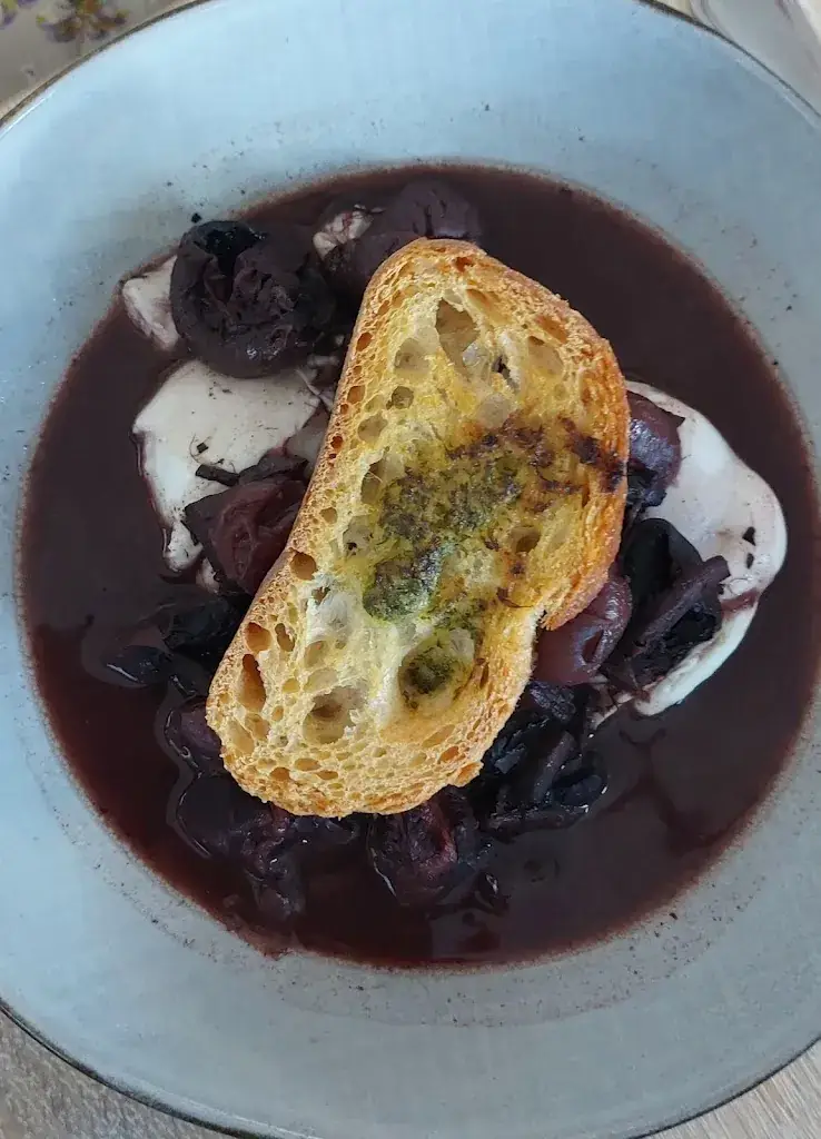 La Guinguette - Bar & Restautant A Table_Cercy-la-Tour_slider_image_1