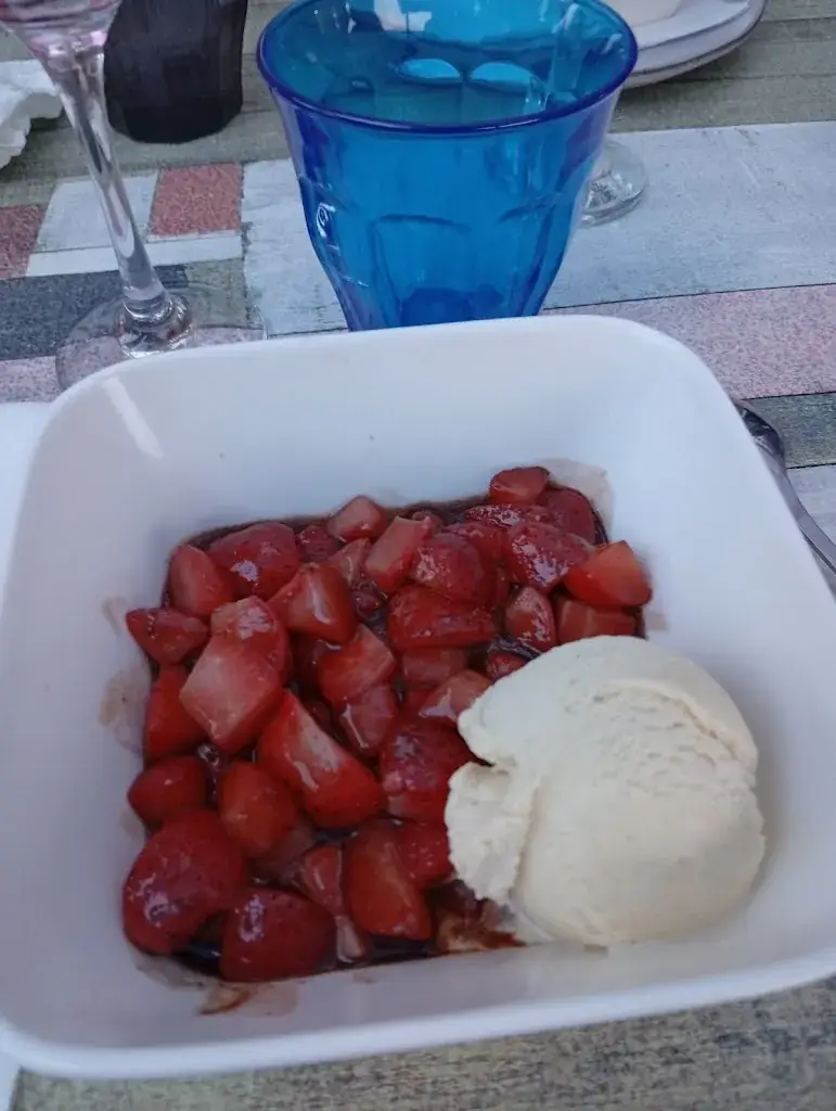 La Guinguette - Bar & Restautant A Table_Cercy-la-Tour_slider_image_2