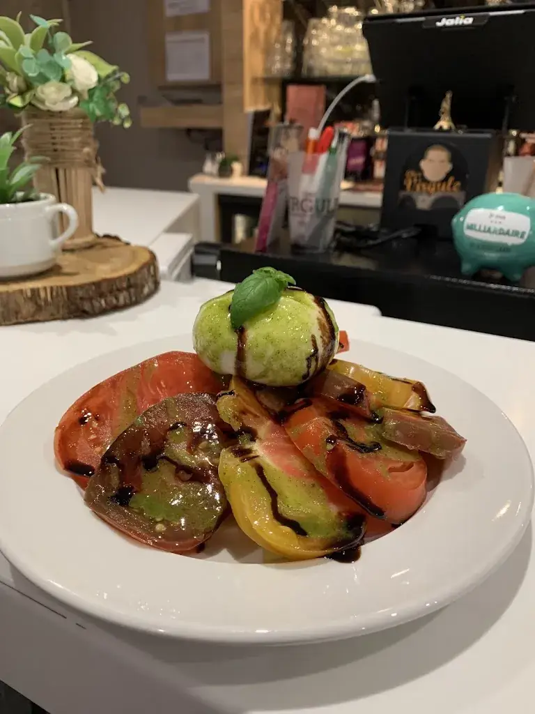 Chez virgule - Le Palais_Autun_slider_image_3