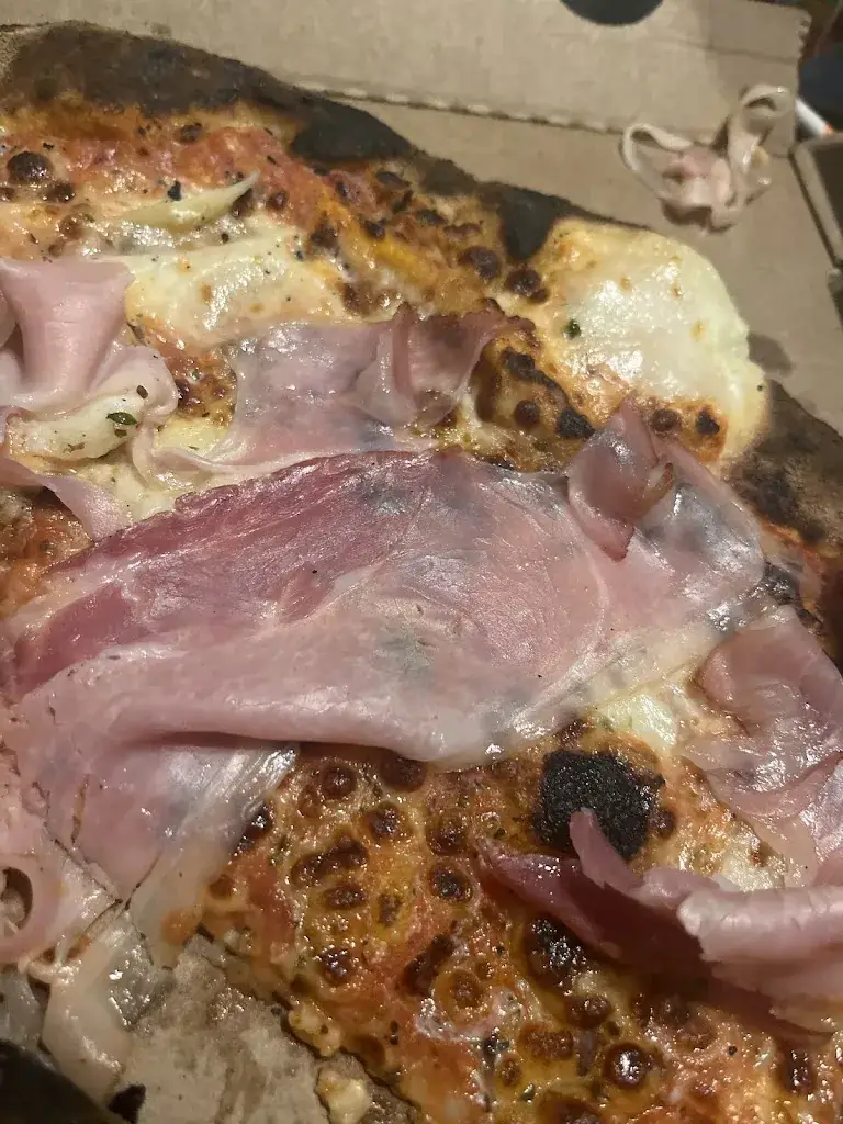 Elise Locatelli_Arcobaleno pizza italiana_Oyonnax_review