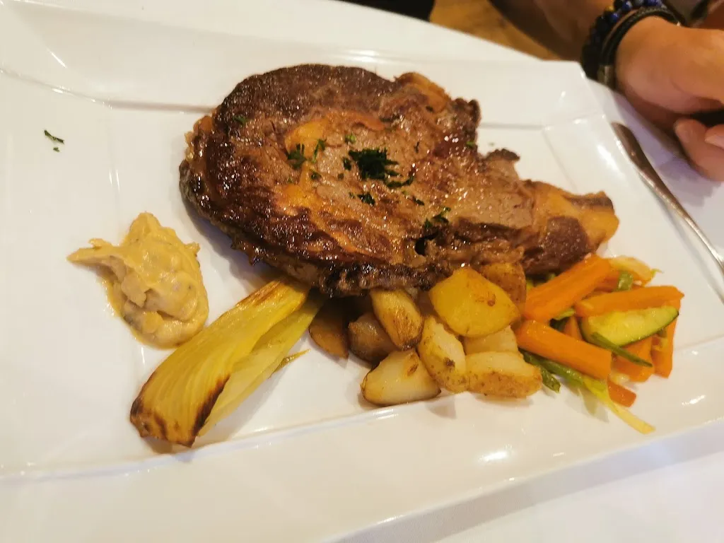 Restaurant La Tête Noire_Autun_slider_image_1