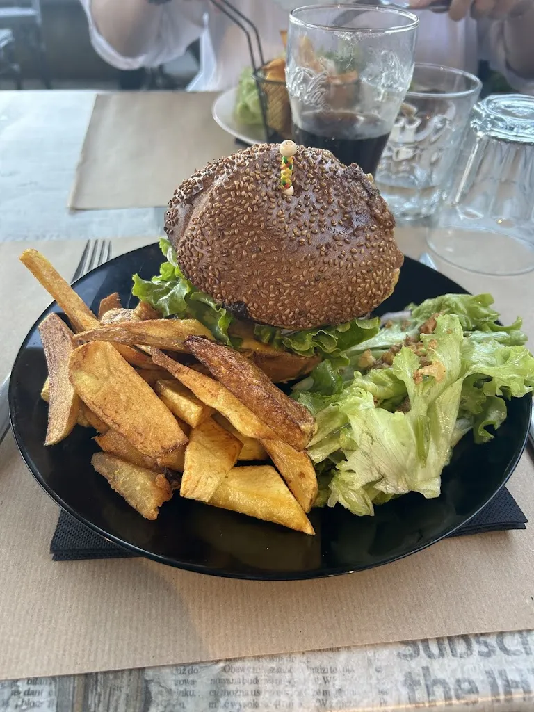 Maelie Pasdeloup_L'ANNEXE M&M_Autun_review