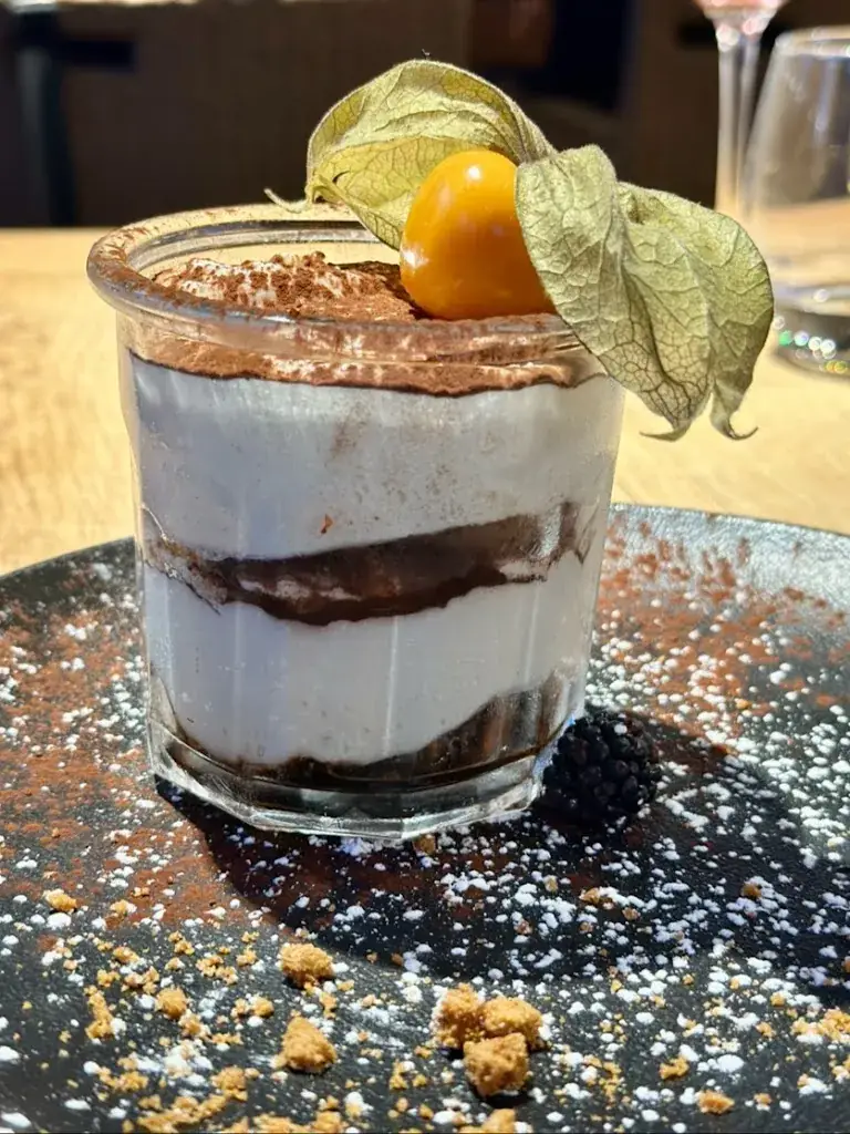 Dyana Widjaja_Nota Bene_Montceau-les-Mines_review