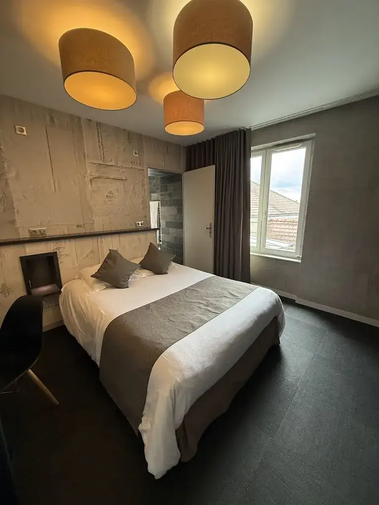 Tobias Rudolf_Nota Bene_Montceau-les-Mines_review