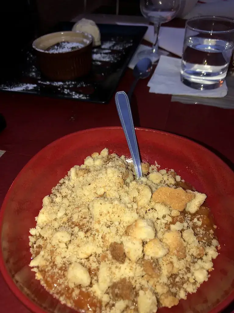 Chloé Remont_Bar Brasserie La Croix Blanche_Buxy_review