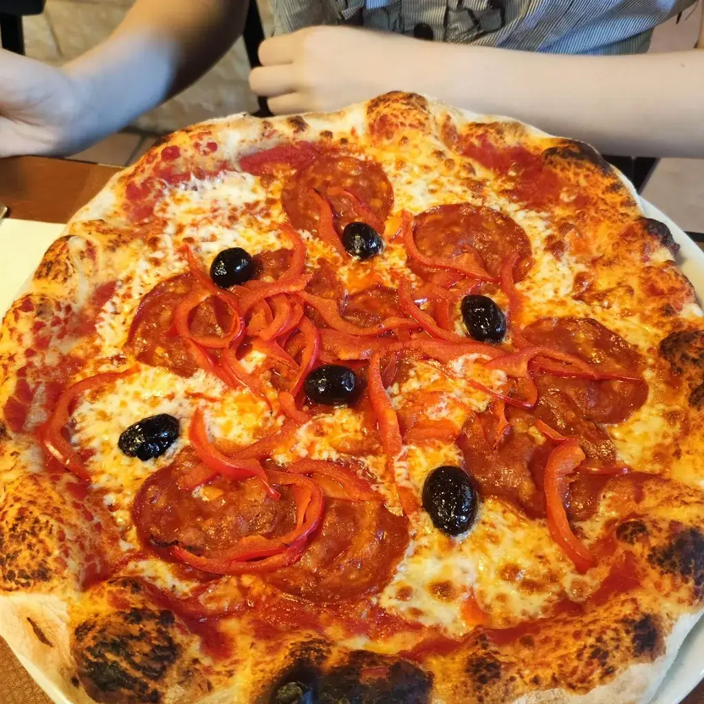 Sandrine B_Pizzeria La Bottega_Buxy_review