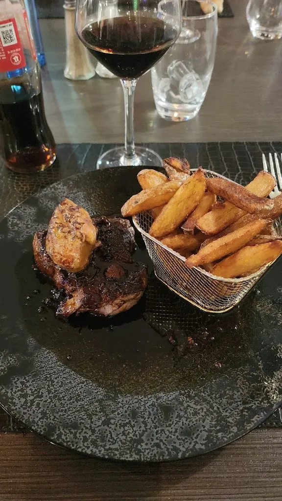 Christina Serrier_L’as de trèfle_Bourbon-Lancy_review