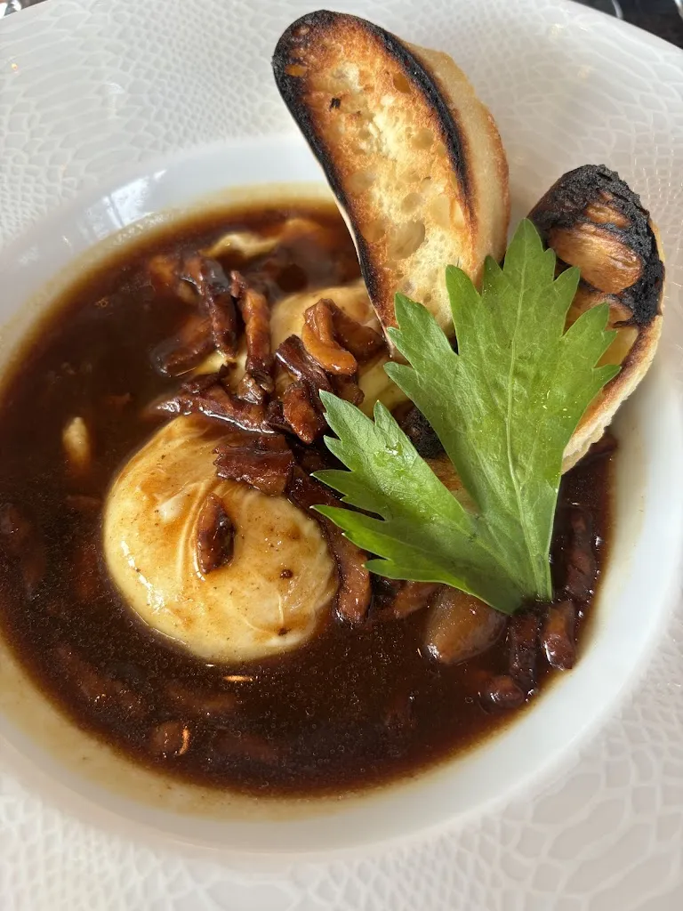 K'art en main Agence de com' de pays_L’as de trèfle_Bourbon-Lancy_review