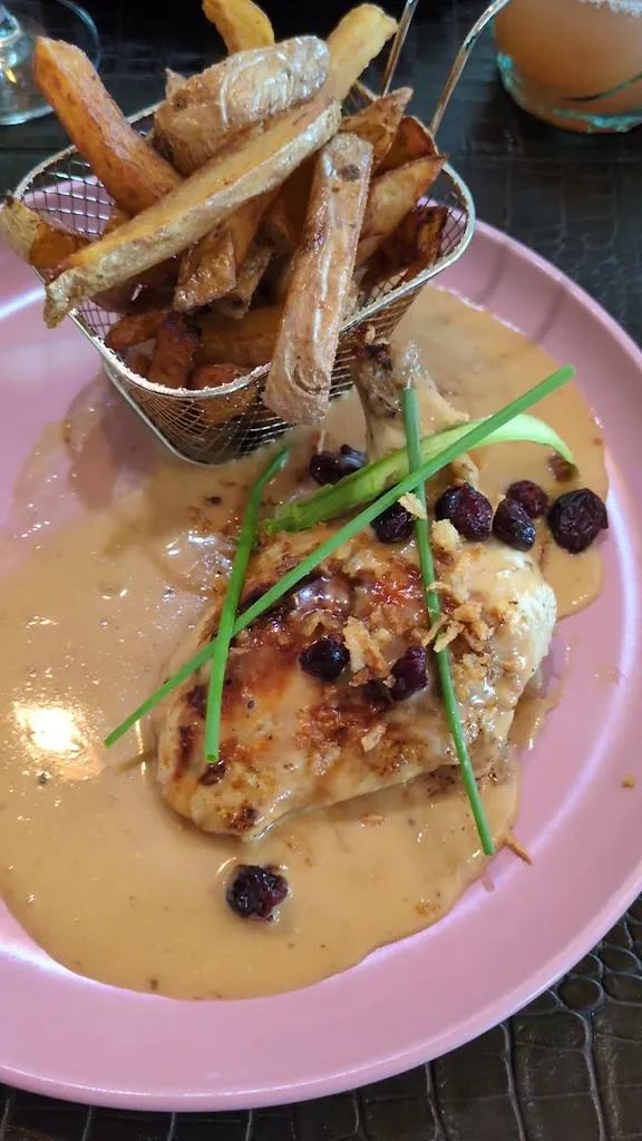 L’as de trèfle_Bourbon-Lancy_slider_image_2