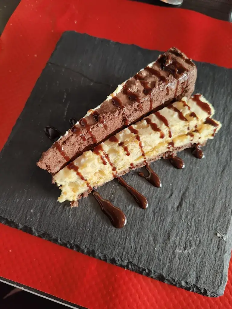 Menu_Red&Black_Brienon-sur-Armançon_image_1