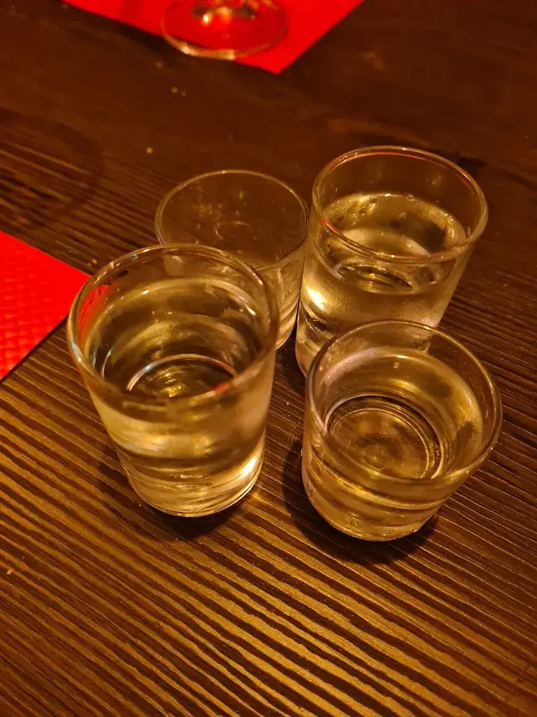 Lauren_Red&Black_Brienon-sur-Armançon_review