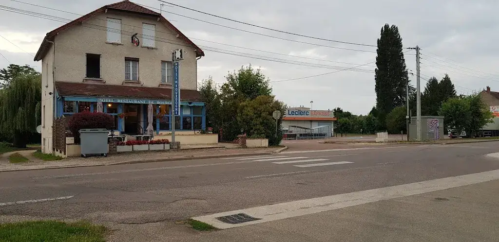 Hotel de Bourgogne restaurant in Brienon-sur-Armançon