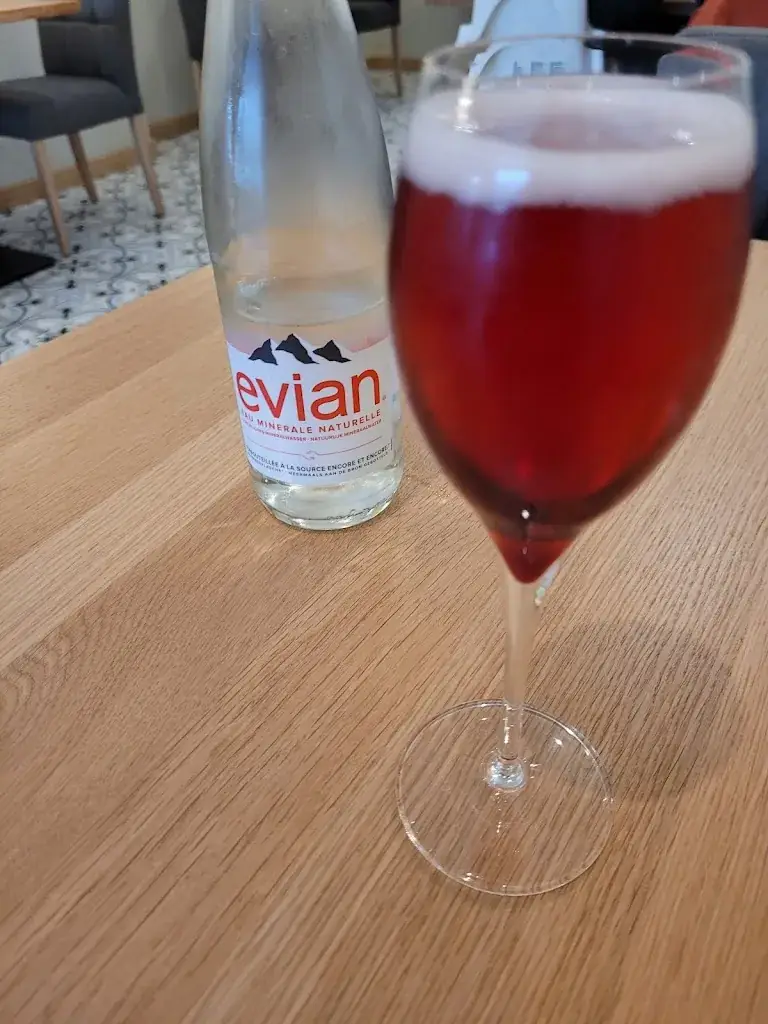 Maria Wessel_L'ardoise_Beaune_recensione