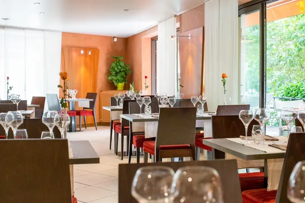 Restaurant le cheval Noir_Beaune_slider_image_1