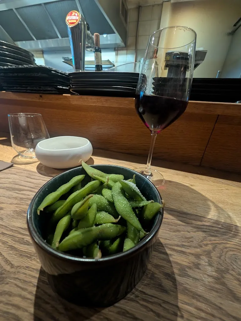 Elissa M_La Lune_Beaune_review