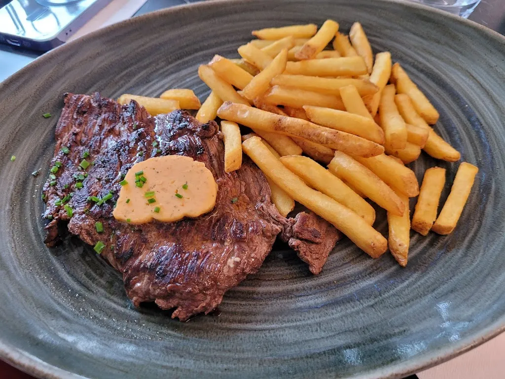 Le Béléna_Beaune_slider_image_2