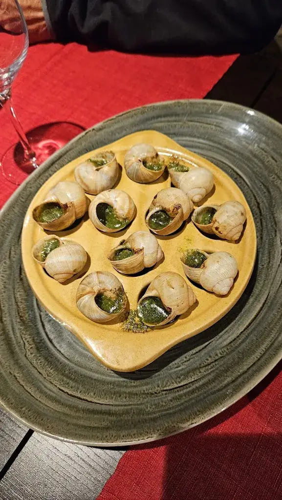 Rona Bell_Le Conty_Beaune_review