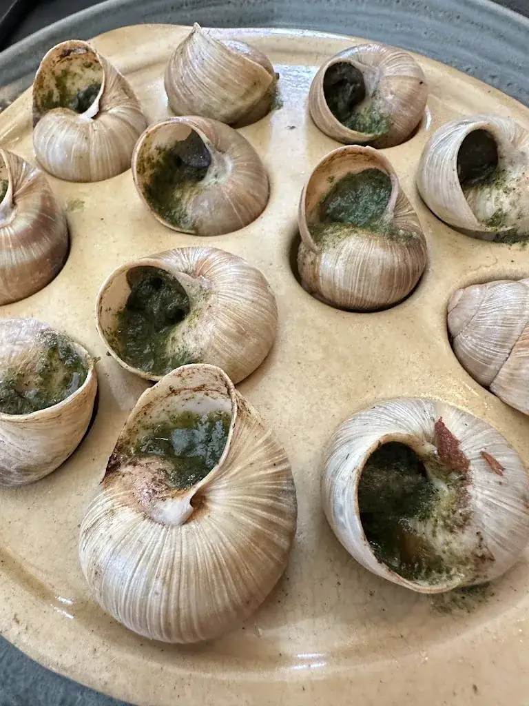 Le Conty_Beaune_slider_image_3