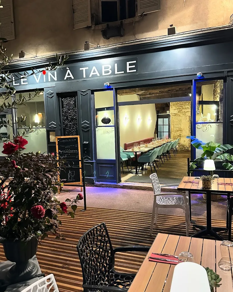 LE ViN A TABLE restaurant in Beaune