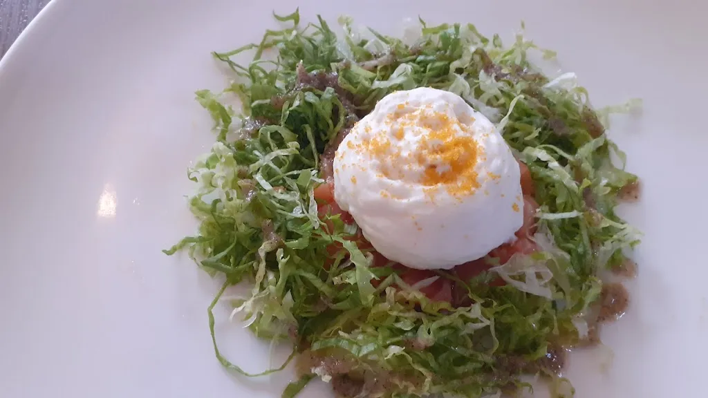 Les Trois Bourgeons_Chablis_slider_image_3