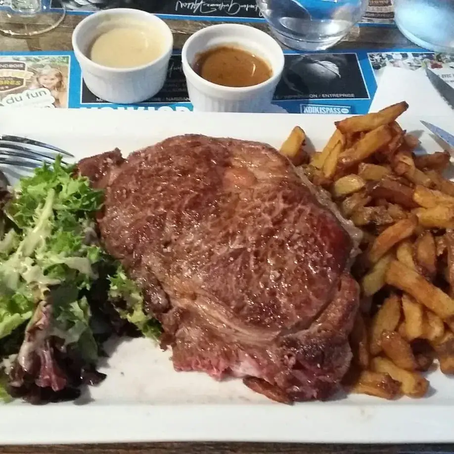 R_La simplicité_Nevers_review