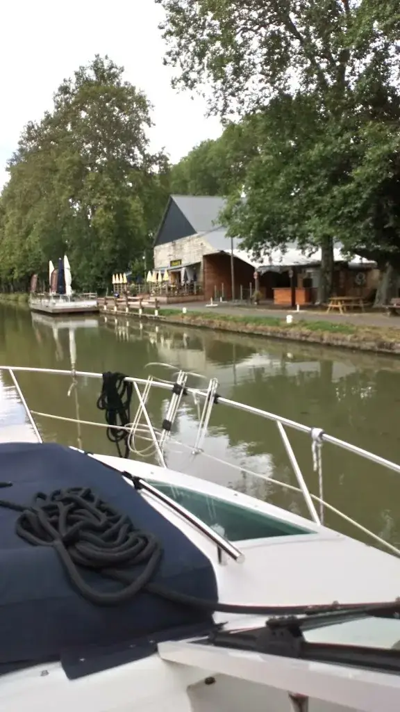 Ken Mackenzie_LA PROMENADE_Sermoise-sur-Loire_review