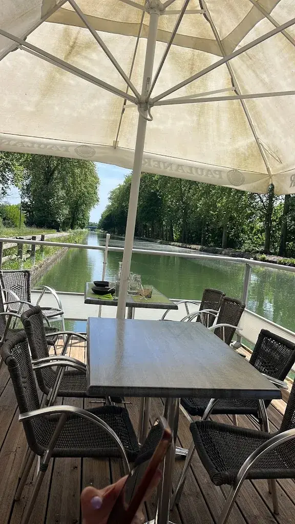 Manu Lerenard_LA PROMENADE_Sermoise-sur-Loire_review