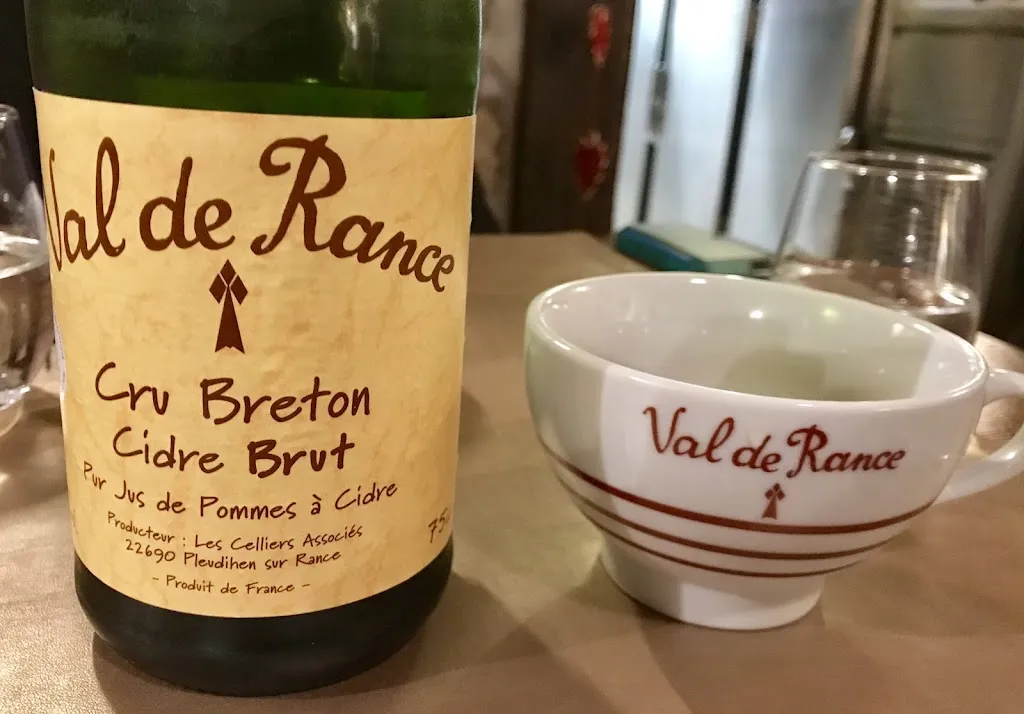 Ambrose Ayati_Crêperie Le Goémon_Nevers_review