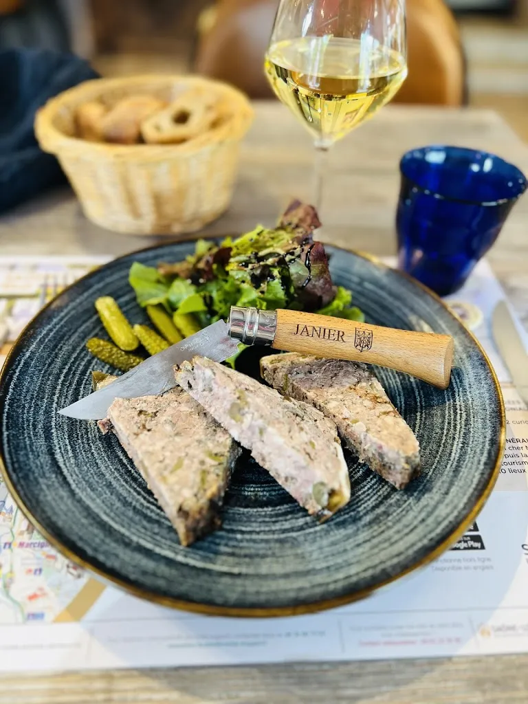 michel thevenot_La Mère Jouvenceaux_Louhans_review