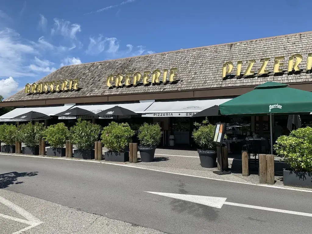 Brasserie Le Zinc restaurant in Bassens